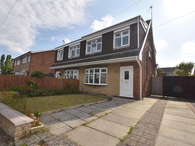 house in Kestrel Close, Saughall Massie