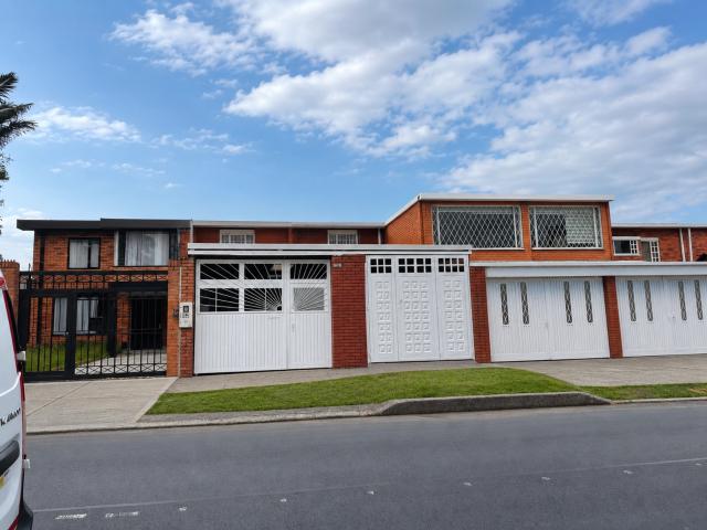 house in La esmeralda, Bogotá, Bogotá, d.c