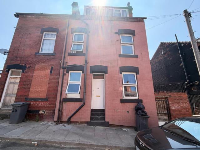 house in Lambton Place, LS8 5PF, Leeds