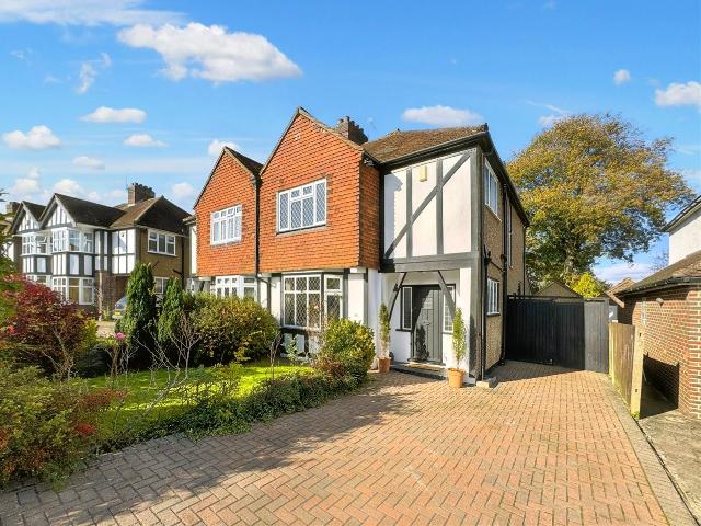 house in Lakeside Drive, Bromley