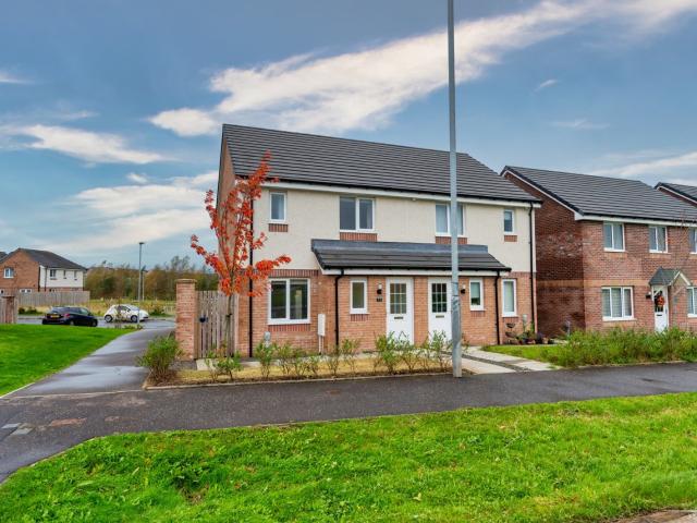 house in Leggatston Road, Darnley, Glasgow, G53 7RS