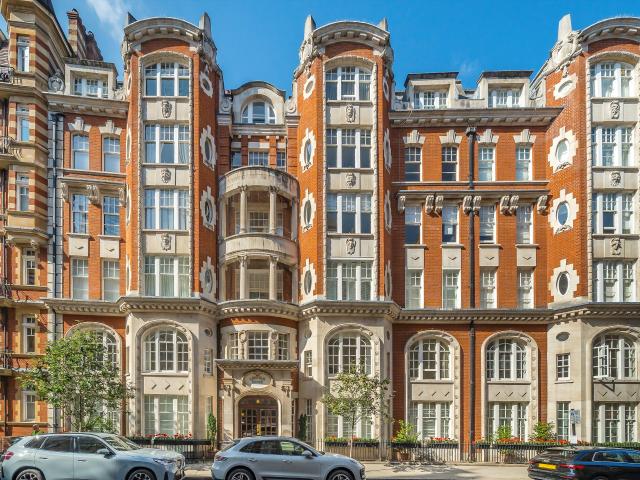 house in Lincoln House, Chelsea, SW3