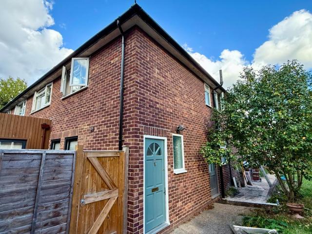 house in Lismore Close, Isleworth, TW7