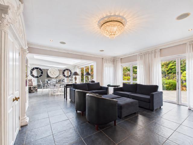 house in London Road, Cheltenham, GL52