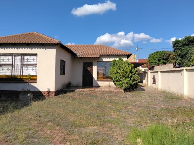 House in Mabopane