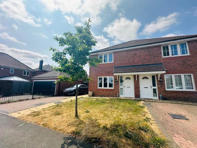 house in Maize Way, Nuneaton, CV10 9AN