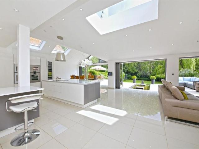 house in Mayflower Road, Park Street, St. Albans