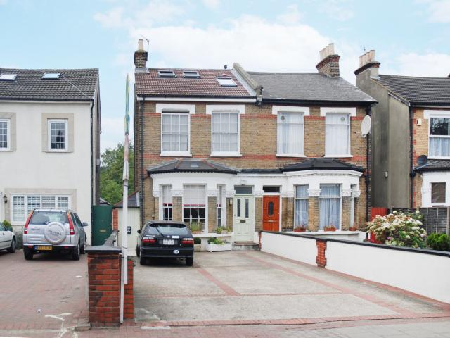 house in Merton Road
