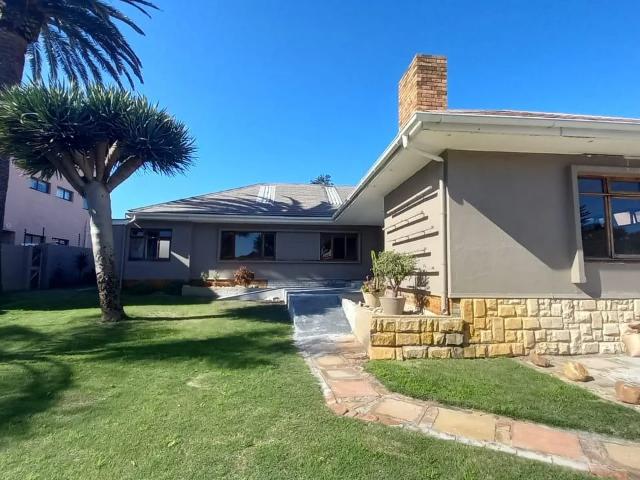 house in Milnerton Central, Milnerton, Western Cape