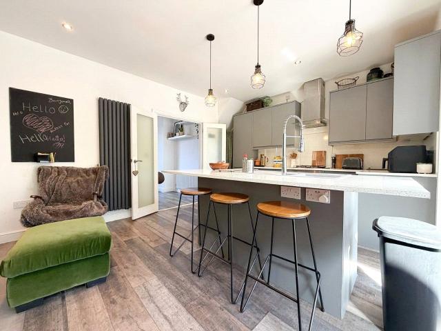 house in Oakwood Avenue, Audenshaw, Manchester, Greater Manchester, M34 5LE