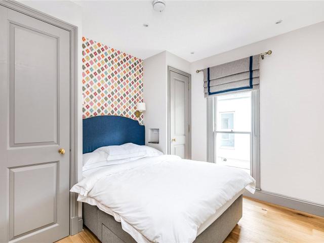 house in Old Manor Yard, Earls Court, SW5