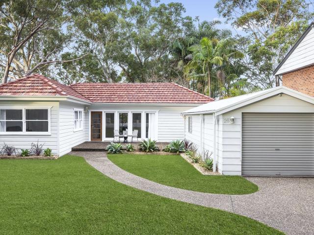 House in Oyster Bay, 26 Caravan Head Road