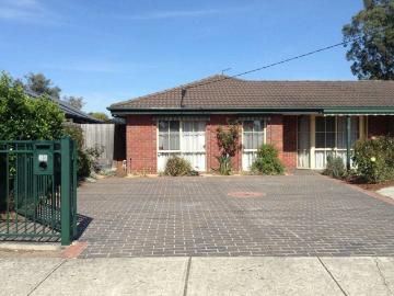 House in Pakenham Available for Rent!