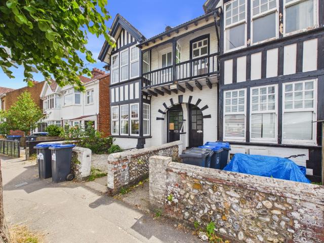 house in Pavilion Road, Worthing, BN14 7EG