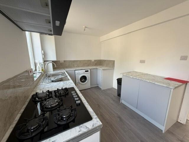 house in Pennine Avenue, Luton, Beds