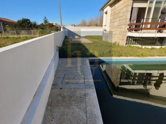 House in Praia Sãozinha, Gulpilhares e Valadares.