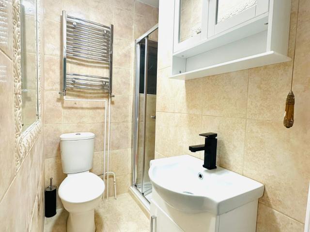 house in 10RO RM3 Rosadale Road | Forest Gate | London | E7 8AT