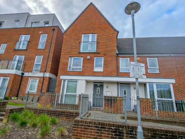house in Samas Way Crayford, Crayford, Dartford, Kent, DA1