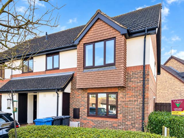 house in Saddleback Way, Fleet, GU51 2US