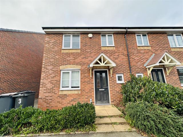 house in Sargasso Lane, Bermuda Road, Nuneaton, Warwickshire, CV10 7GJ