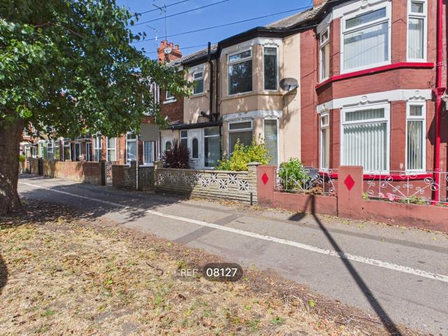 house in Southcoates Lane, Hull, HU9 3AU