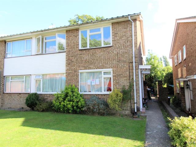 house in St. Anns Way, South Croydon