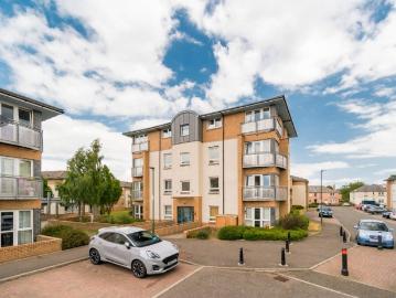 house in Stenhouse Gardens, Stenhouse, Edinburgh, EH11 3LS