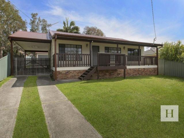 HOUSE IN SUMMERLAND POINT