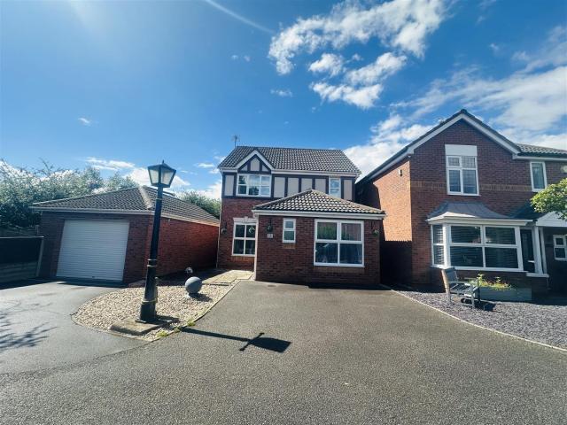house in Sunart Way, Hawthorne Common, Nuneaton, CV10 9TB