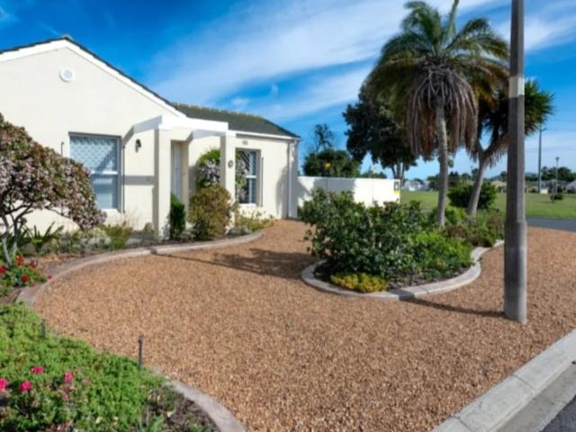 house in Sunningdale, Blouberg, Western Cape