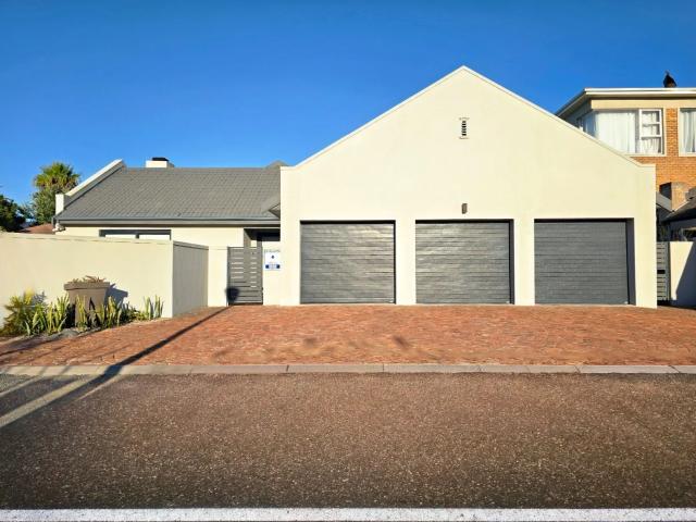 house in Sunset Beach, Milnerton, Western Cape