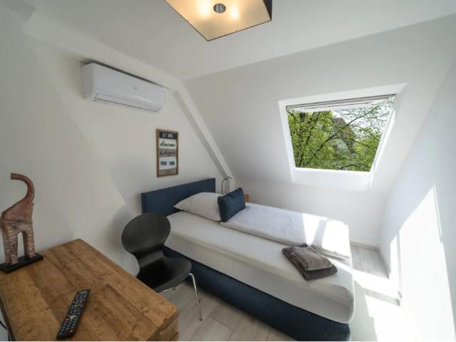 House inside the house, Luxery Penthouse with a lot of space. Close to Essen City and Duesseldorf City, Essen Amsterdam Apartments for Rent