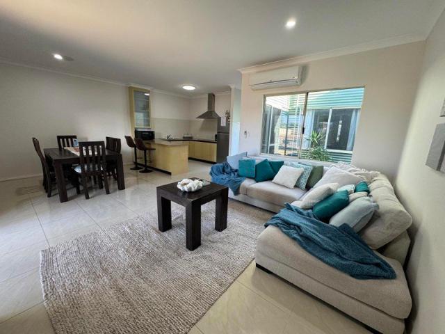 FULLY FURNISHED 3 X 2 UNIT IN SOUGHT AFTER SEAFRONT ESTATE