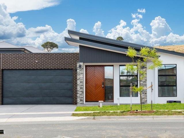 House & Land Packages Available Now! Visit us at our Display Homes 60 Edward Dr, Googong or 73 Robin Boyd Cres, Taylor
