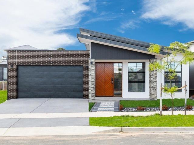 House & Land Packages Available Now! Visit us at our Display Homes 60 Edward Dr, Googong or 73 Robin Boyd Cres, Taylor