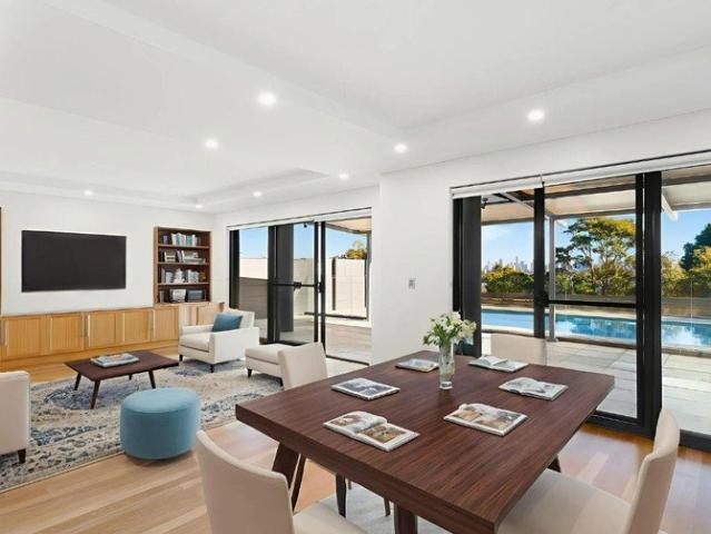 HOUSE LIKE APARTMENT WITH BEAUTIFUL VIEWS ENJOYS A GORGEOUS OUTDOOR SETTING WITH POOL!