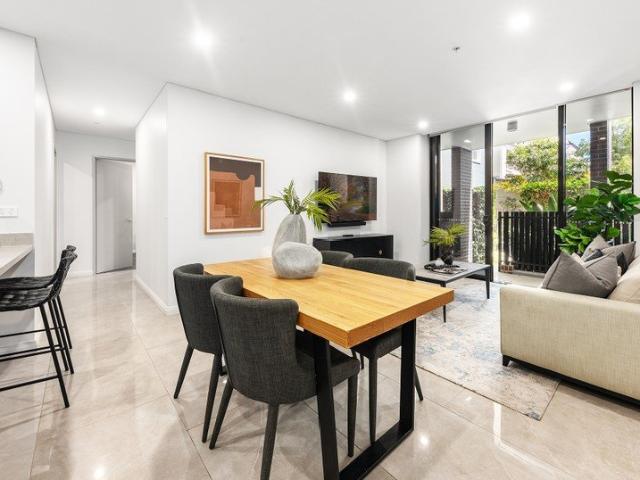 House like apartment with impressive indoor/outdoor living