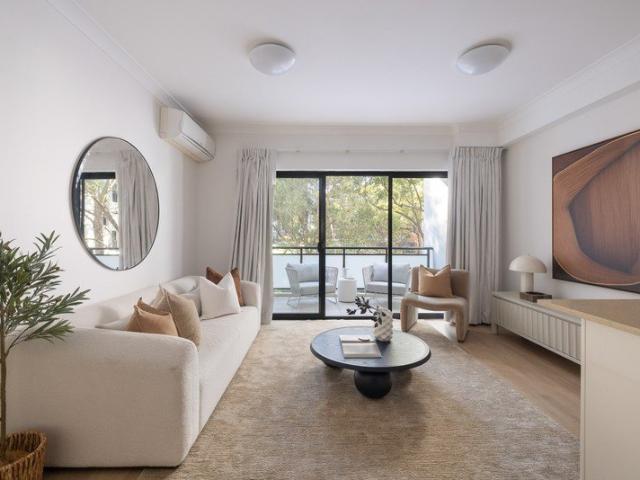 House like design in unique parkside position