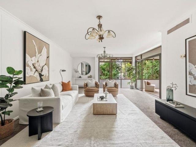 House Like Luxury In The Landmark Overthorpe, Scale And Serenity In A Rainforest Garden Setting