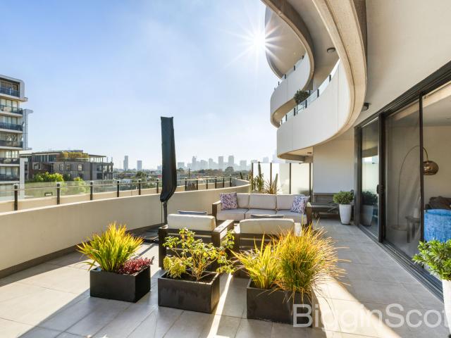 House Like Living With a Terrace Over 50 Square Metres