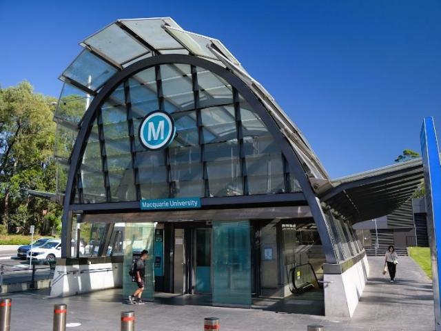 House Like Living With Scenic Views