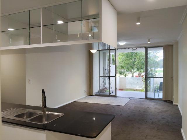 HOUSE LIKE LIVING | DIRECT STREET ACCESS | FRONT & REAR OUTDOOR AREAS