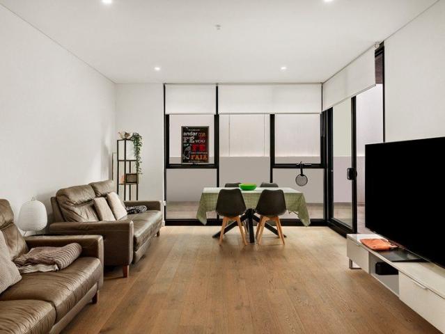 House Like Proportions in Prestigious Ramsgate Park