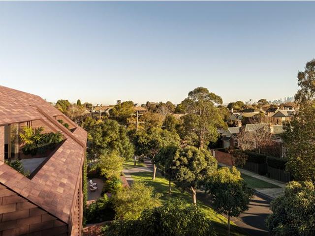 House Like Three Bedroom Living in Elsternwick | 16 Murray Street