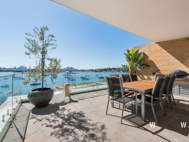 House Like Waterfront Luxury in an Exclusive Harbourside Setting
