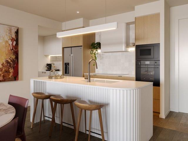 House Like 3 Bedroom Residence With Private Street Access