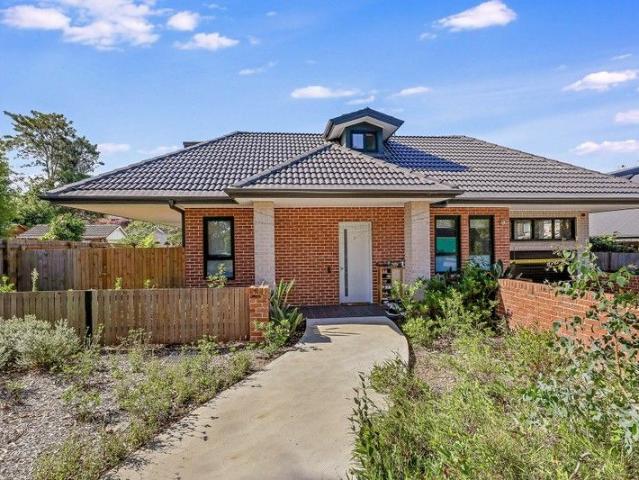 House like' Near New 4 Bedrooms Townhouse