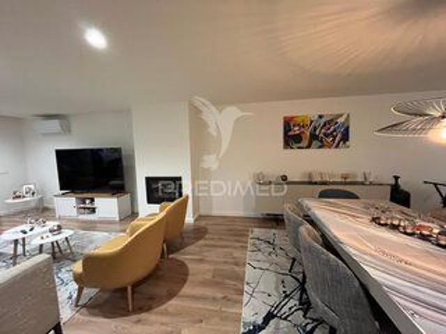 House Modern spacious 3 bedrooms for rent Palmeira Braga garage, air conditioning