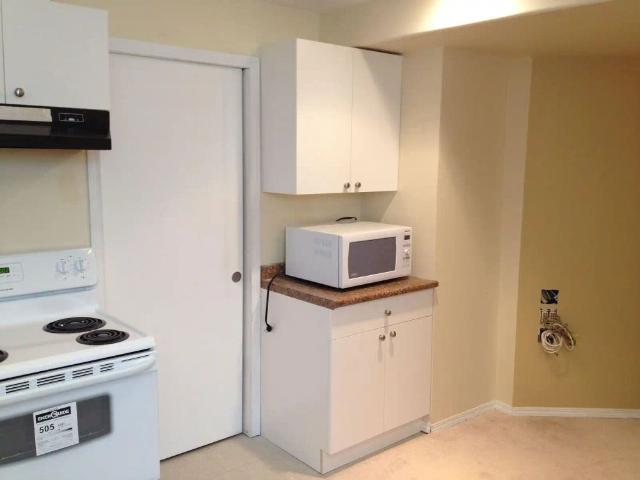 House near Saddletown station with walking access to genesis center, Grocery,all — 3 Bedrooms Main Floor
