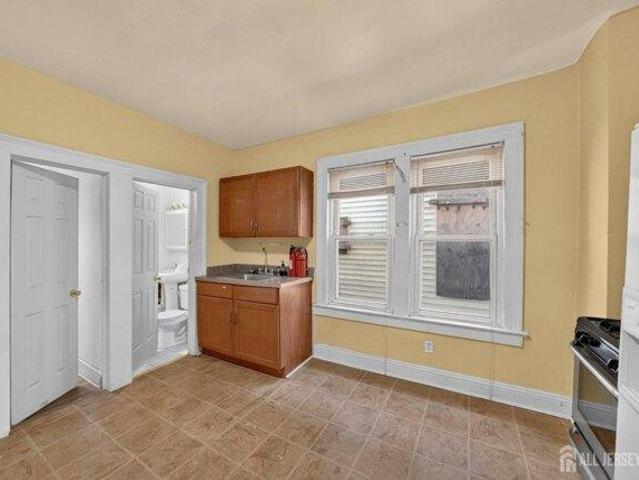 house New Brunswick NJ ES105293512